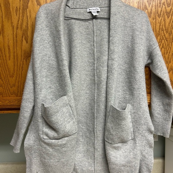 Athleta kids Gray Sweater size small READ description - Picture 1 of 4